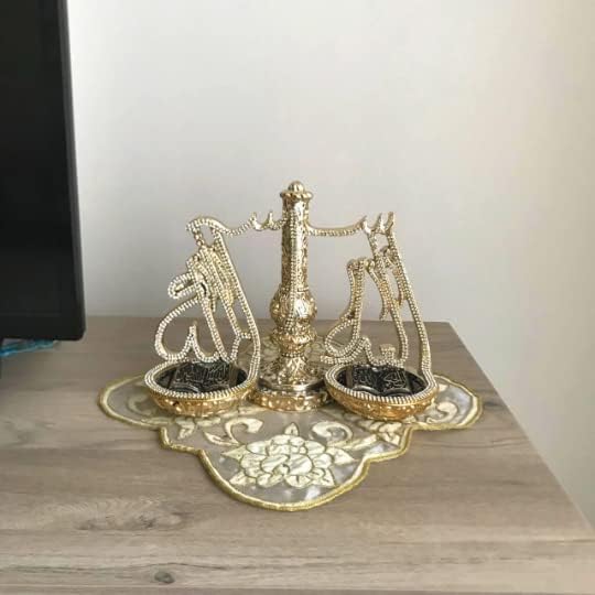 Figurine à l'échelle de la justice islamique