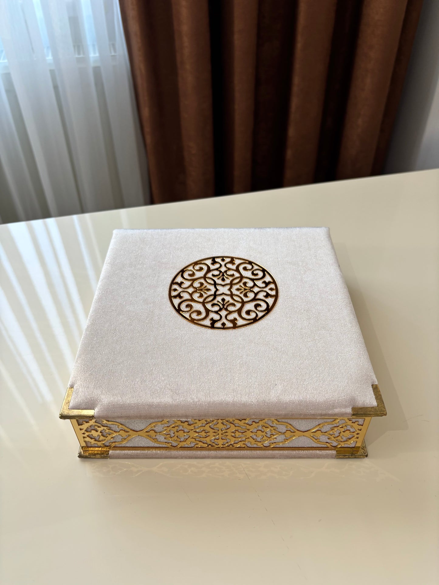 Velvet Covered Quran and Pearl Tasbih in Wooden Decorative Box | Islamic Gift Set | Muslim Eid Ramadan Gift