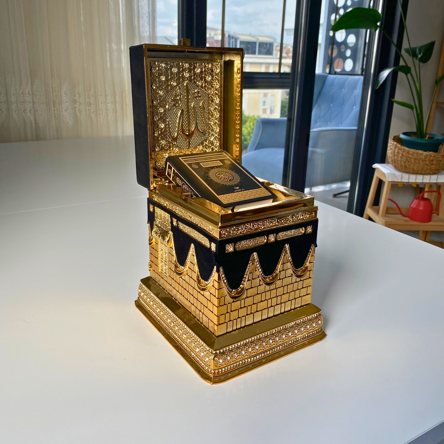 Luxury Kaaba Quran Set with Gold-Plated Mini Quran & Black Velvet Accents